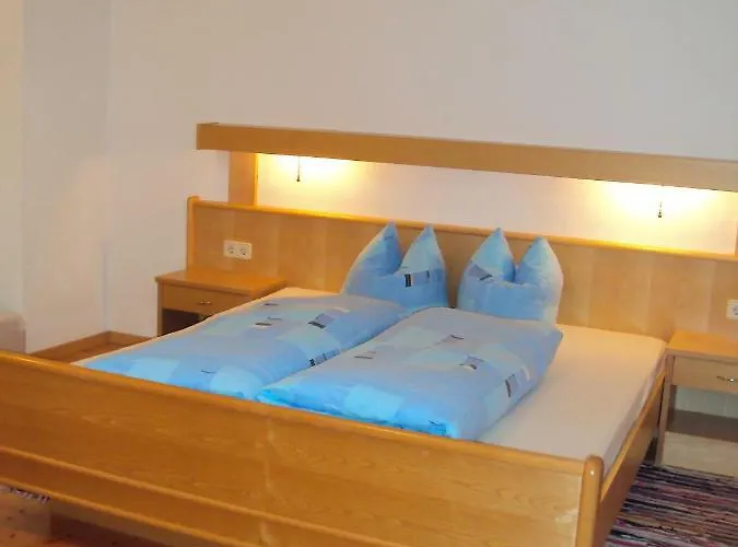 Haus Neururer 아파트